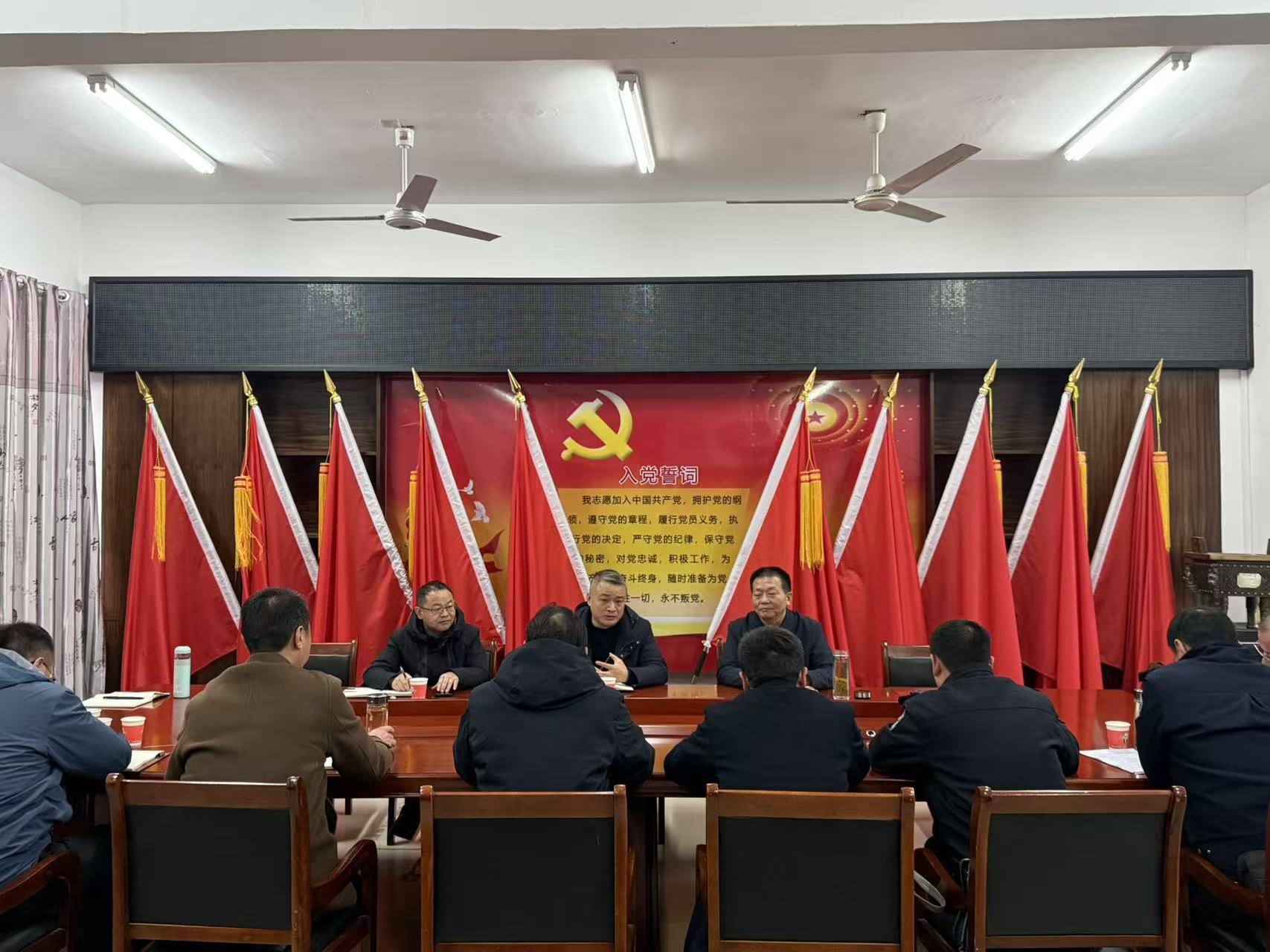 金鑫率队督导校园安全工作