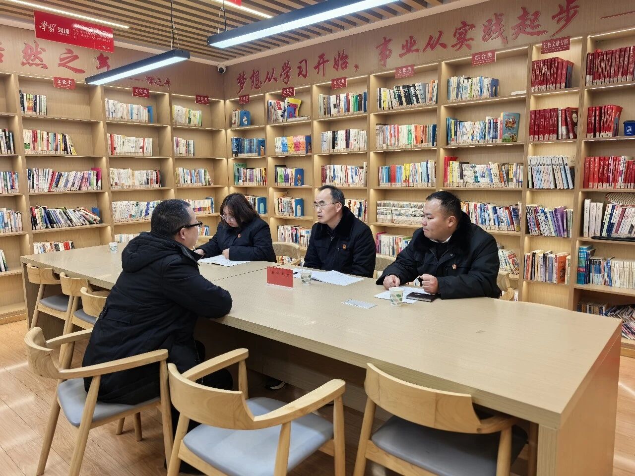 岳西法学会专家走进社区“零距离”解民忧