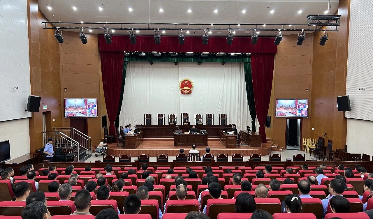 旁听庭审知敬畏 以案为鉴筑防线
